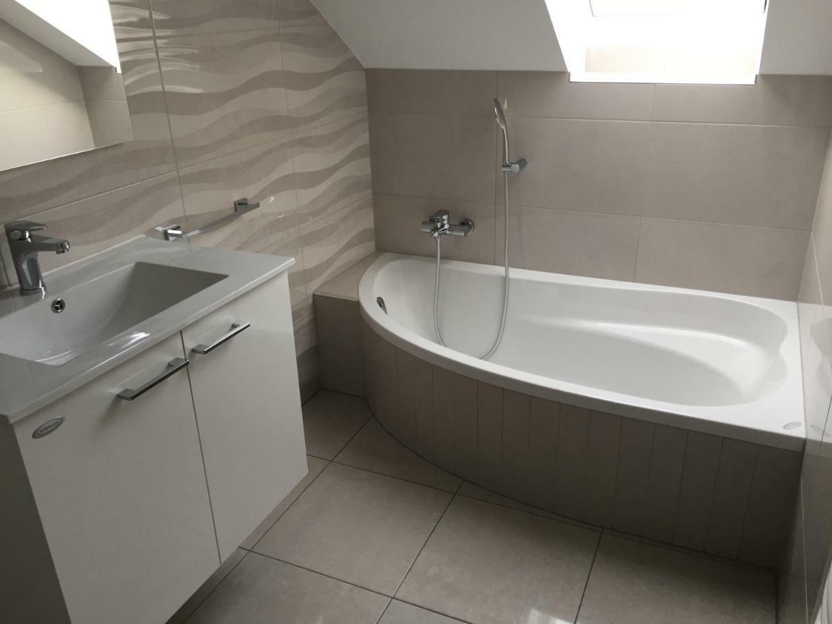 Kirhouse Apartment Богиньська Бела Екстер'єр фото